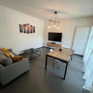 Le Tresum Joli T2 Avec Garage A 100m Du Annecy